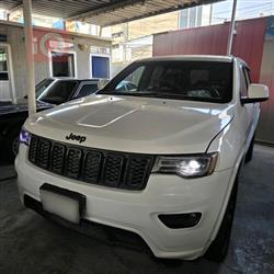 جیپ گراند شیرۆکی